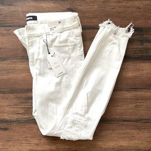 NWT Express mid rise, ankle distressed white jean size 4